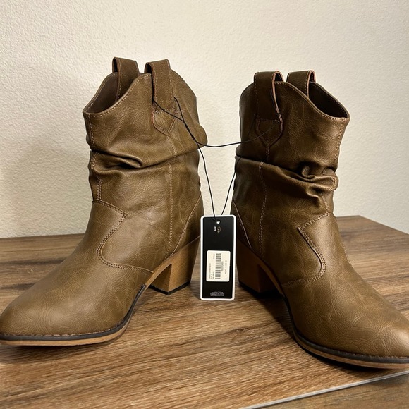 Charles Albert Boots - Picture 2 of 10